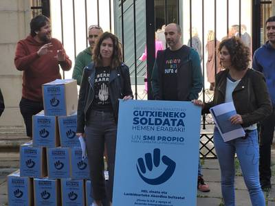 Sinadurak biltzen hasi dira gutxieneko soldata propioa lortzeko